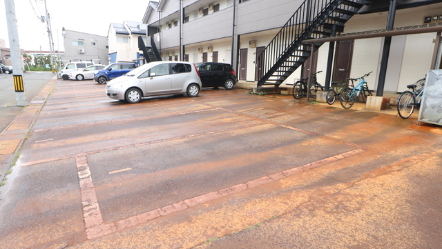 グローリー東明 111 駐車場