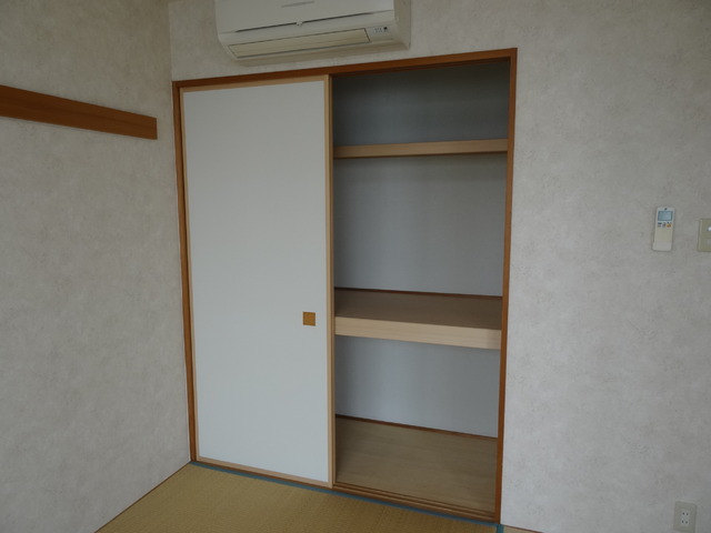 ホーリー弁天橋 402 収納