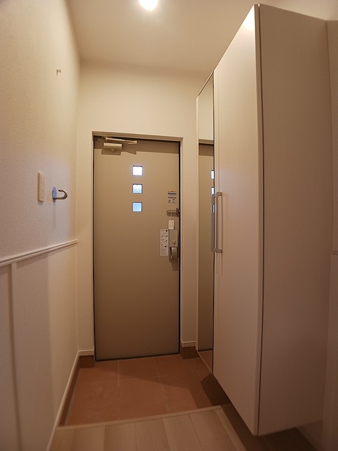 クレストⅠ 103 玄関