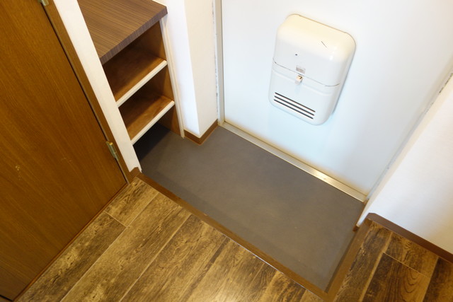 Lily-be関屋恵町 B102 玄関