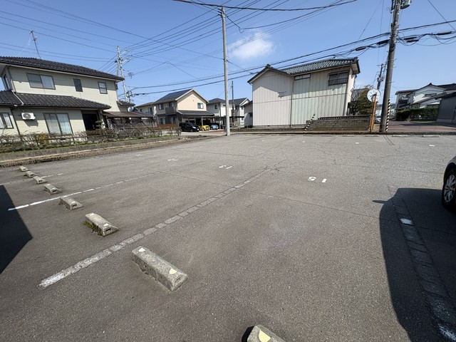 ハーベスト 101 駐車場