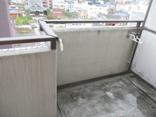 日興パレス長岡 905 バルコニー