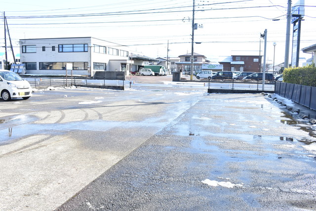 ベルオーク戸野目 102 駐車場