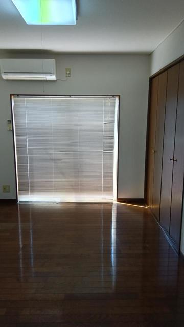 シャルム堤Ⅱ　B 12 リビング
