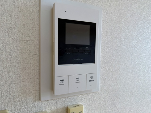 リヴェール山田 303 セキュリティ