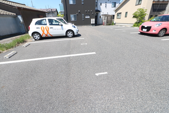 ワンダーヒルズ 103 駐車場