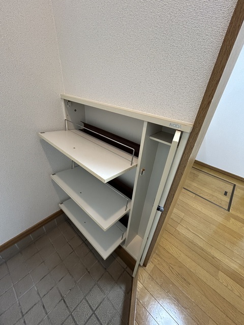 ピジョンB 105 玄関