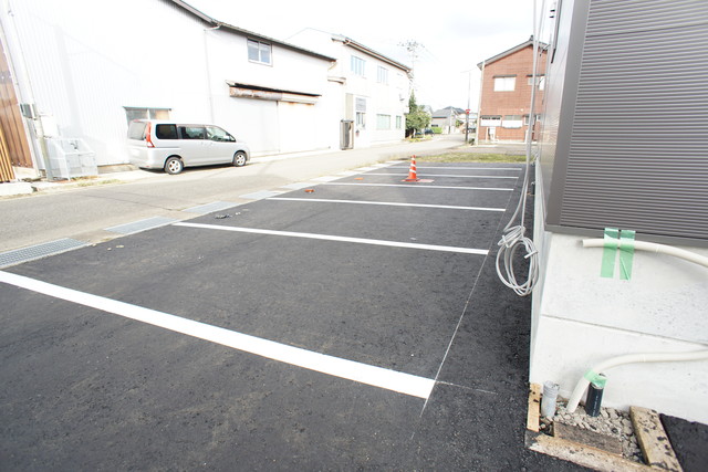 エンジェル 203 駐車場