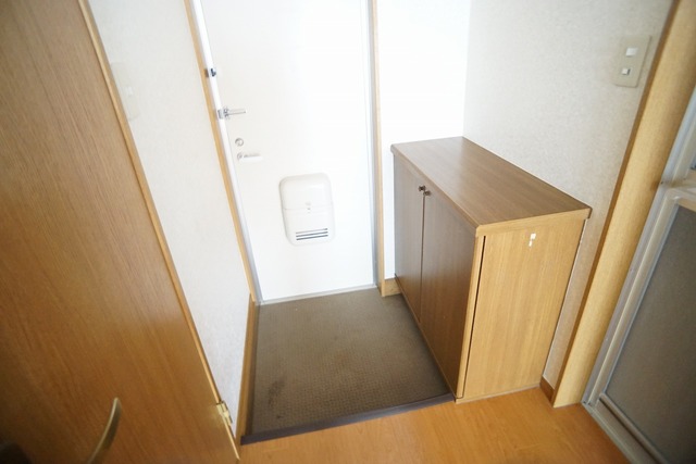 パディントンハウス 202 玄関
