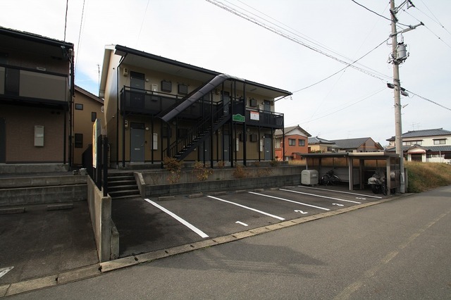 グリーンハイツ程島 1-1 駐車場