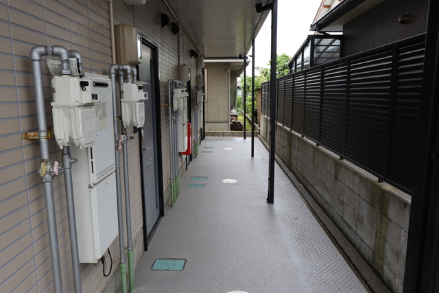 クレセントソフィア 202 玄関