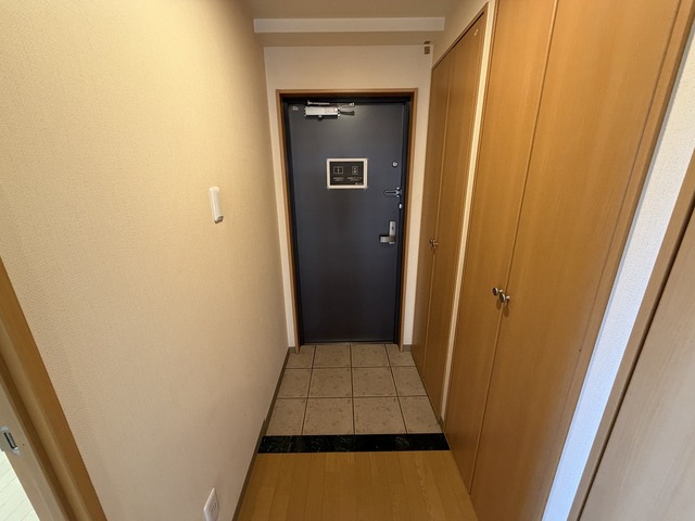 フェリシア柳都 206 玄関
