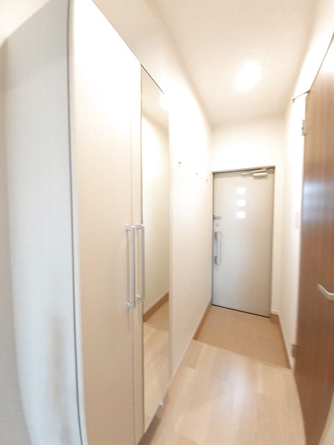 サンライズエイトＢ 103 玄関