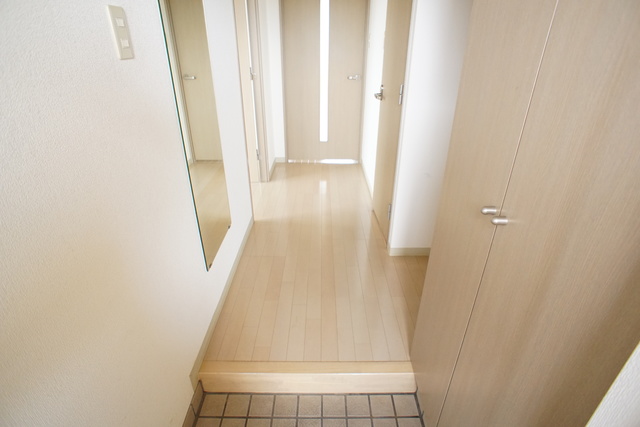 ＲＥＳＩＤＥＮＣＥ　Ｈｉｌｌ　Ｗｅｓｔ裏館 401 玄関