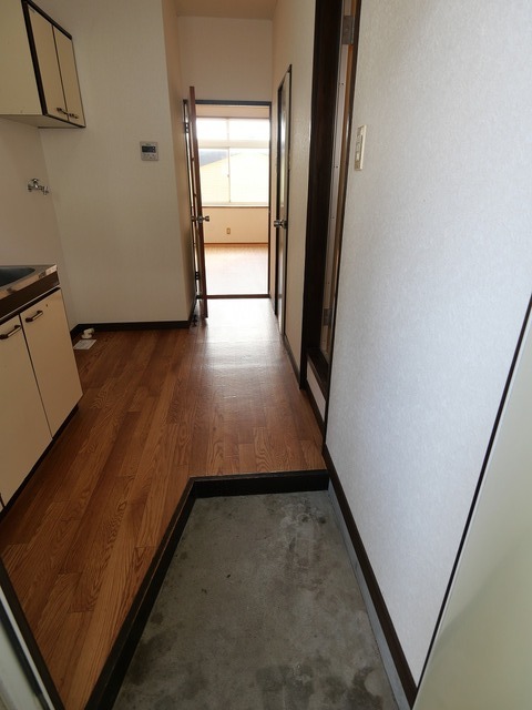 ジュネパレス 203 玄関