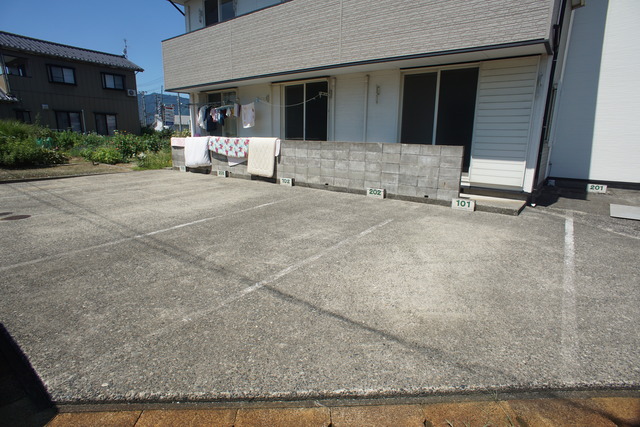 サンパレス本所 202 駐車場