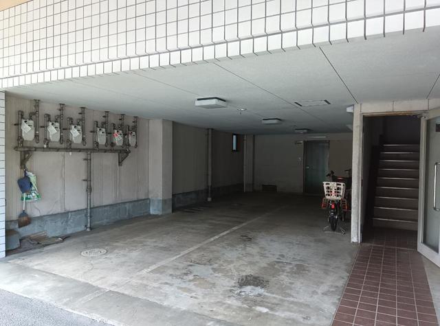 メゾン畠山 302 駐車場
