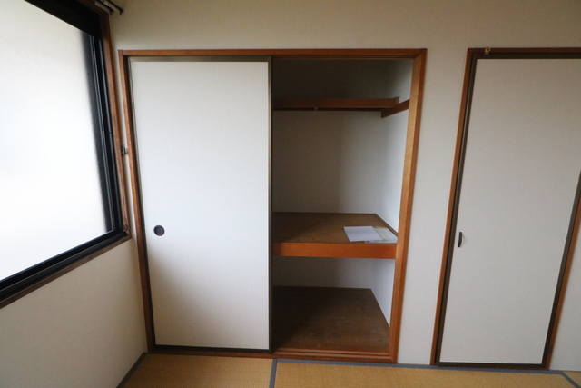 プルミエール萌木野 201 収納