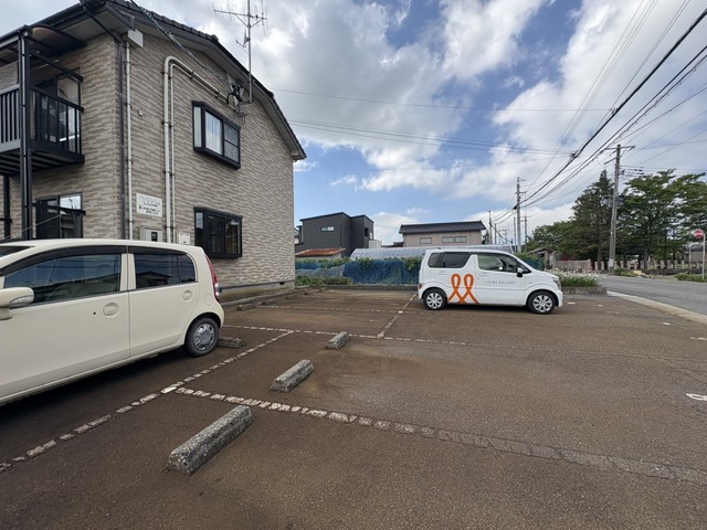 グレイスコートシマダA 102 駐車場