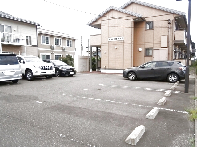 タウンコートくろい駅東　Ⅲ 102 駐車場