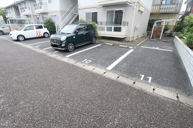 グレースアベニューB 102 駐車場