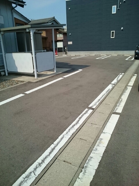 Ｔ＆Ａ　花見 201 駐車場