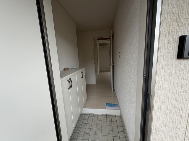 ソフィア 103 玄関