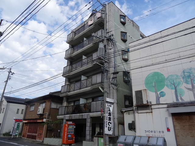 レジデンシャル万代 401 外観