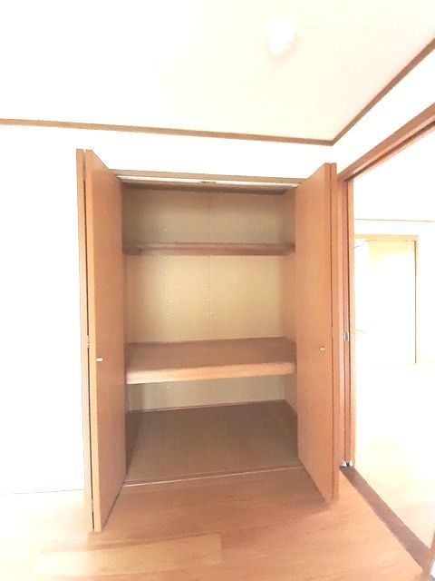 エクセルコーポなるみ 101 収納