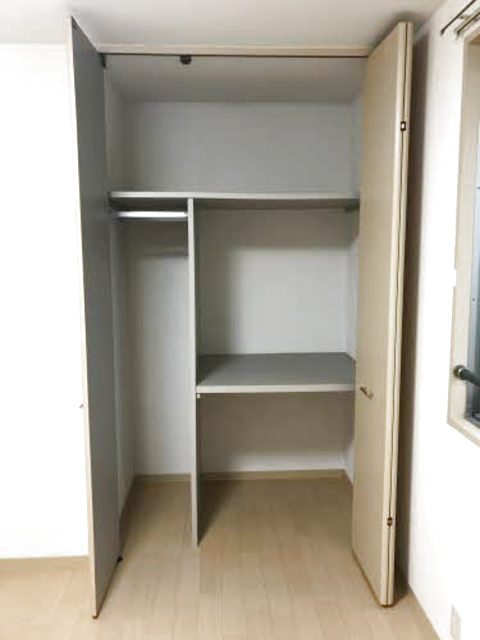 カーサラフィネ　B 201 収納