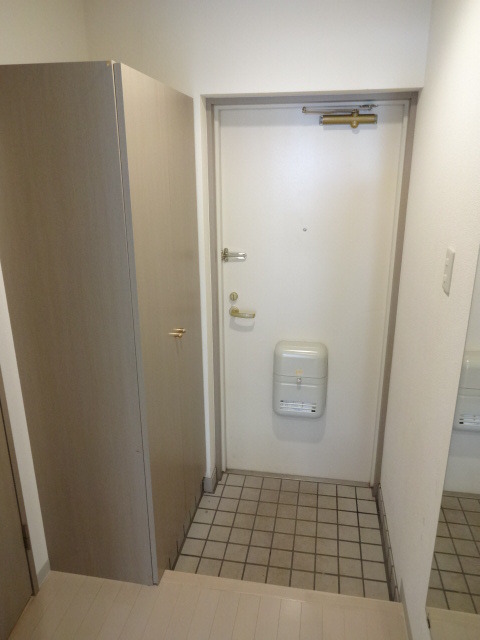 ＲＥＳＩＤＥＮＣＥ　Ｈｉｌｌ　Ｗｅｓｔ裏館 208 玄関