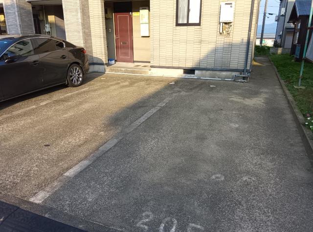 パークサイド長峰Ⅱ 202 駐車場