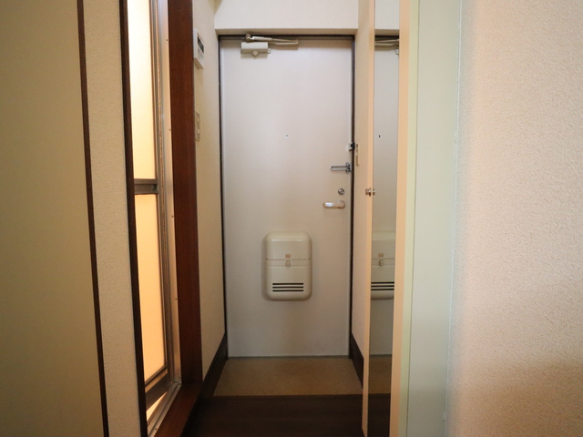 ロイヤルパレス新発田　B 111 玄関
