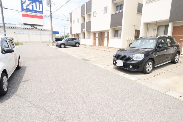グランドコンフォートⅡ 202 駐車場