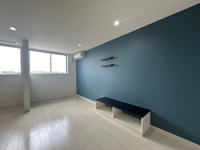 Ｃｏｍｍｏｎ上所 205 リビング