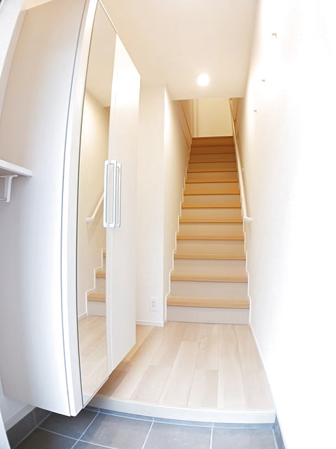 ラーゴム　Ⅱ 202 玄関