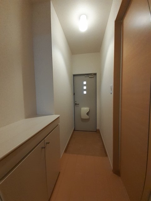 ファイン　プレッソ 101 玄関