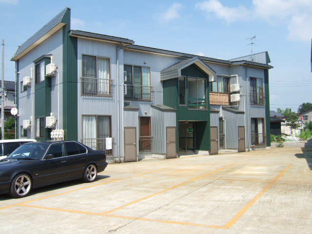 グリーンライム B 駐車場