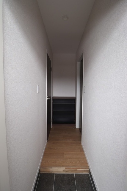 ラテ古町 303 玄関