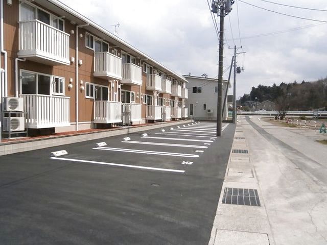 ルピナ　B 107 駐車場