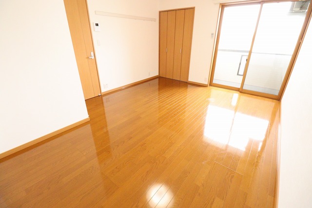 BUENA関屋堀割 204 リビング