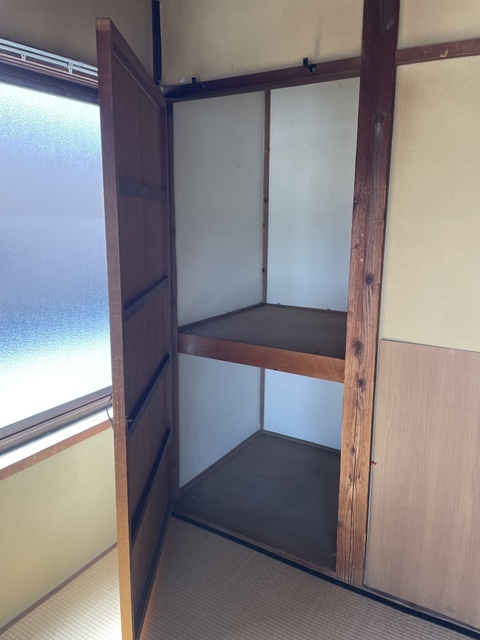 諏訪町貸家 0 収納
