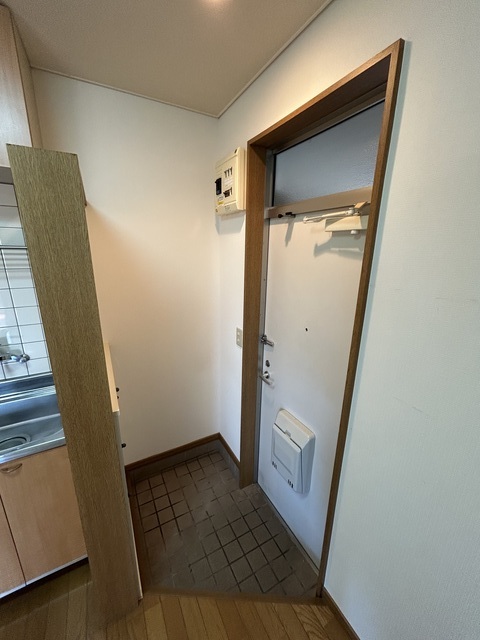 ピジョンB 103 玄関