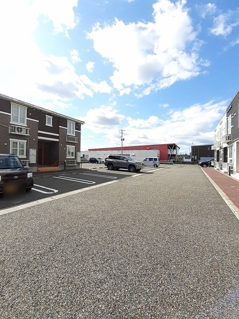 プラシードガーデンⅢ 104 駐車場