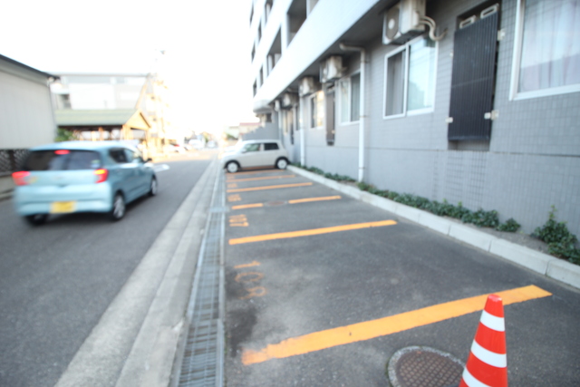 ワンノール米山A 203 駐車場