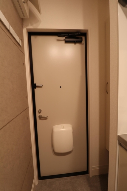 リナーシェ　B 103 玄関