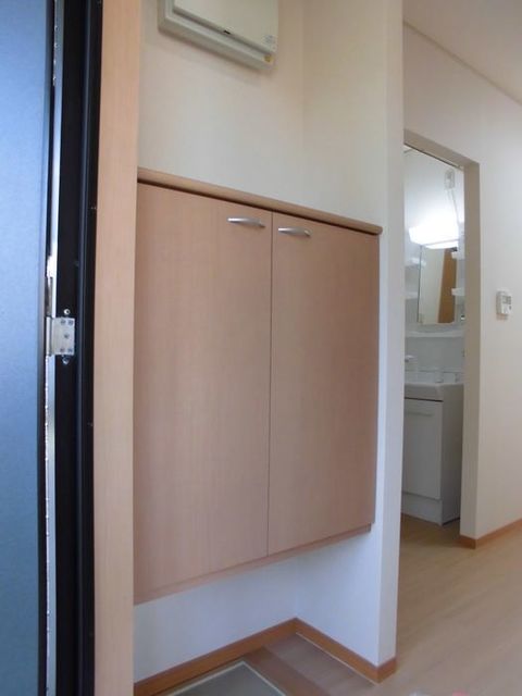 サフラン　Ｂ 102 玄関