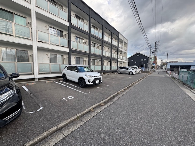 ＳＡＫＡＳＵ　ＤＡＩＤＡ 106 駐車場