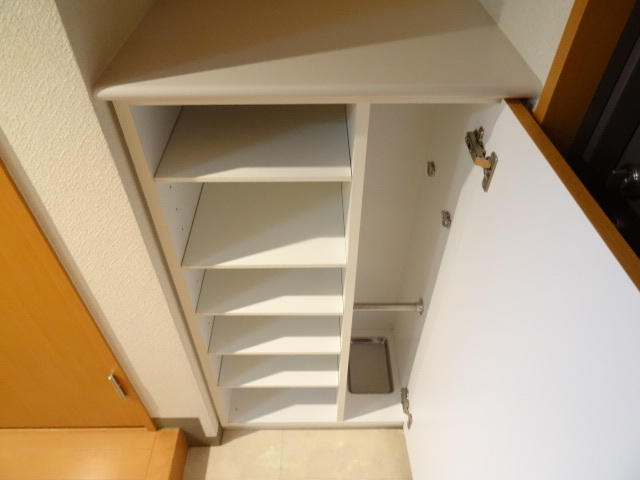 BUENA川端町４丁目弐番館 102 玄関