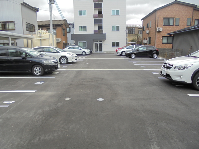 Laguna HillsⅢ 107 駐車場
